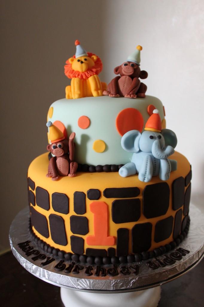 31 Two Wild Birthday Cake Ideas : Gold Leopard Print Safari-Themed Cake